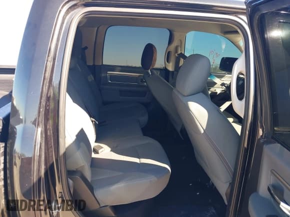 ✅ 2019 Ram 1500 SLT • VIN: 1C6RR6TT0KS572044 • Лот: 40825845. Опубликован ранее на IAAI с пробегом 122 693 миль. Бесплатный доступ к архиву аукционных продаж из США и подробный отчёт об истории автомобиля на DreamBid. Изображение 8.