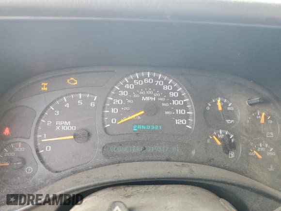 ✅ 2005 Chevrolet Silverado 2500HD LS • VIN: 1GCHK29U15E215511 • Lot: 71245895. Wystawiony na Copart z przebiegiem 319 517 mil. Bezpłatny archiwum sprzedaży aukcyjnych z USA i szczegółowy raport historii pojazdu na DreamBid. Zdjęcie 9.