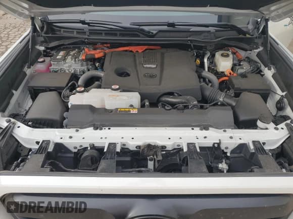 ✅ 2025 Toyota Tundra Limited Hybrid • VIN: 5TFWC5EC9SX008304 • Лот: 85902555. Опубликован ранее на Copart с пробегом 14 809 миль. Бесплатный доступ к архиву аукционных продаж из США и подробный отчёт об истории автомобиля на DreamBid. Изображение 11.