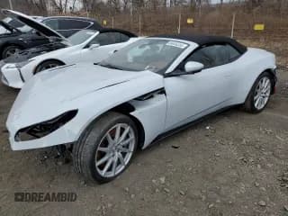 ✅ 2020 Aston Martin DB11 • VIN: SCFRMFCW3LGM08827 • Lot: 88635335. Wystawiony na Copart z przebiegiem Nie podano. Bezpłatny archiwum sprzedaży aukcyjnych z USA i szczegółowy raport historii pojazdu na DreamBid. Zdjęcie 1.
