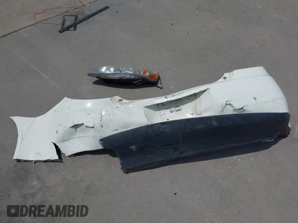 ✅ 2006 Pontiac G6 GT • VIN: 1G2ZH558964107064 • Lot: 42907857. Listed on IAAI with 239,055 mi. Free auction sales archive from the USA and detailed vehicle history report at DreamBid. Image 12.