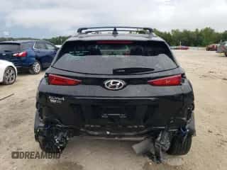 ✅ 2022 Hyundai Kona SEL • VIN: KM8K62ABXNU859921 • Lot: 66669123. Wystawiony na Copart z przebiegiem 14 729 mil mil. Skorzystaj z bezpłatnego archiwum sprzedaży aukcyjnych z USA i zobacz szczegółowy raport historii pojazdu na DreamBid. Zdjęcie 6.