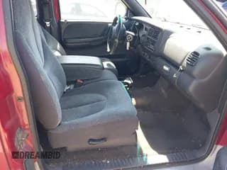 ✅ 1999 Dodge Dakota SLT • VIN: 1B7GL22X2XS222162 • Lot: 42038943. Wystawiony na IAAI z przebiegiem 222 883 mil. Bezpłatny archiwum sprzedaży aukcyjnych z USA i szczegółowy raport historii pojazdu na DreamBid. Zdjęcie 5.