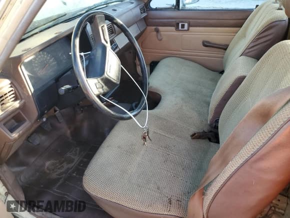 ✅ 1986 Toyota Pickup • VIN: JT4RN55E6G0190973 • Lot: 77830844. Listed on Copart with 169,362 mi. Free auction sales archive from the USA and detailed vehicle history report at DreamBid. Image 7.