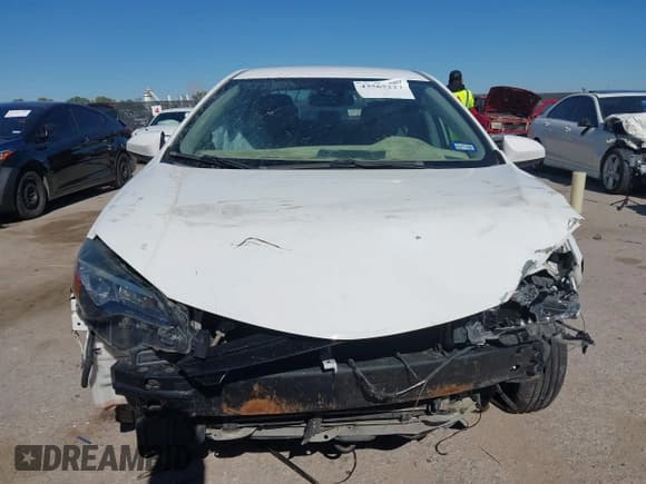 ✅ 2017 Toyota Corolla L • VIN: 5YFBURHE0HP667704 • Lot: 43565227. Wystawiony na IAAI z przebiegiem 135 750 mil. Bezpłatny archiwum sprzedaży aukcyjnych z USA i szczegółowy raport historii pojazdu na DreamBid. Zdjęcie 12.