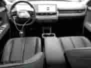 2022 Hyundai Ioniq 5 SEL z VIN KM8KN4AEXNU109735, wystawiony jako Copart lot #38123934 z przebiegiem 27 489 mil mil oraz . Historia ofert i sprzedaży dostępna na DreamBid. Obrazek 8.