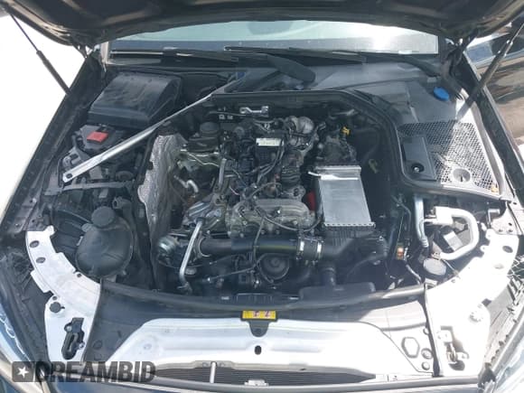 ✅ 2016 Mercedes-Benz C 300 • VIN: 55SWF4JB2GU120005 • Lot: 42905656. Wystawiony na IAAI z przebiegiem 134 814 mil. Bezpłatny archiwum sprzedaży aukcyjnych z USA i szczegółowy raport historii pojazdu na DreamBid. Zdjęcie 10.