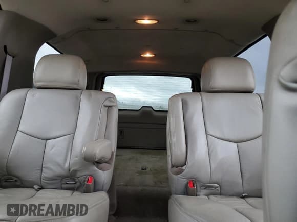 ✅ 2005 Chevrolet Suburban Z71 • VIN: 3GNFK16ZX5G111116 • Лот: 48506385. Опубликован ранее на Copart с пробегом 302 617 миль. Бесплатный доступ к архиву аукционных продаж из США и подробный отчёт об истории автомобиля на DreamBid. Изображение 10.