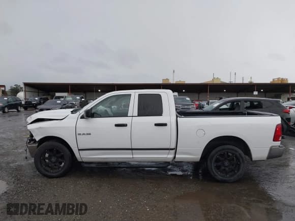 ✅ 2010 Dodge 1500 ST • VIN: 1D7RB1GK3AS196655 • Lot: 41493605. Wystawiony na IAAI z przebiegiem 268 509 mil. Bezpłatny archiwum sprzedaży aukcyjnych z USA i szczegółowy raport historii pojazdu na DreamBid. Zdjęcie 15.
