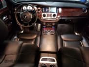 ✅ 2019 Rolls-Royce Ghost • VIN: SCA664S54KUX54725 • Lot: 62910454. Wystawiony na Copart z przebiegiem 17 246 mil. Bezpłatny archiwum sprzedaży aukcyjnych z USA i szczegółowy raport historii pojazdu na DreamBid. Zdjęcie 8.