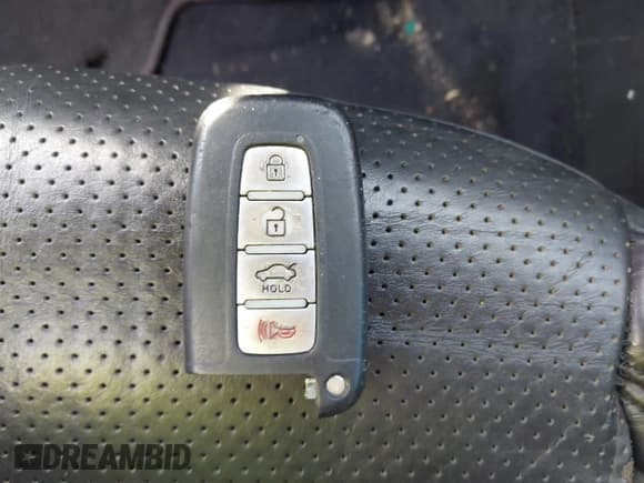 ✅ 2012 Hyundai Azera • VIN: KMHFG4JG1CA185369 • Лот: 42031314. Опубликован ранее на IAAI с пробегом 143 461 миль. Бесплатный доступ к архиву аукционных продаж из США и подробный отчёт об истории автомобиля на DreamBid. Изображение 11.