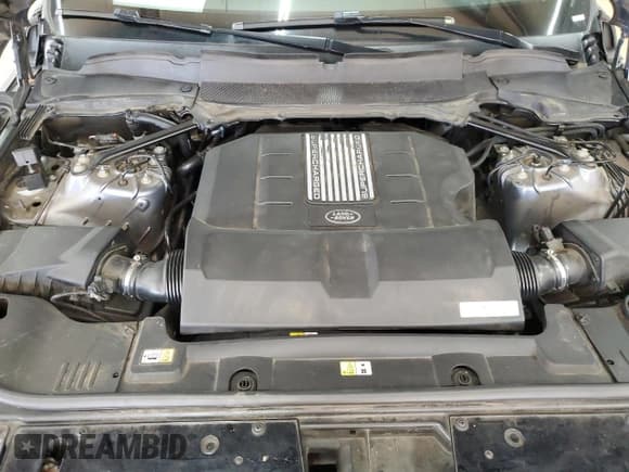 ✅ 2018 Land Rover Range Rover HSE • VIN: SALGS2SV3JA392313 • Lot: 90693225. Wystawiony na Copart z przebiegiem 132 686 mil. Bezpłatny archiwum sprzedaży aukcyjnych z USA i szczegółowy raport historii pojazdu na DreamBid. Zdjęcie 12.