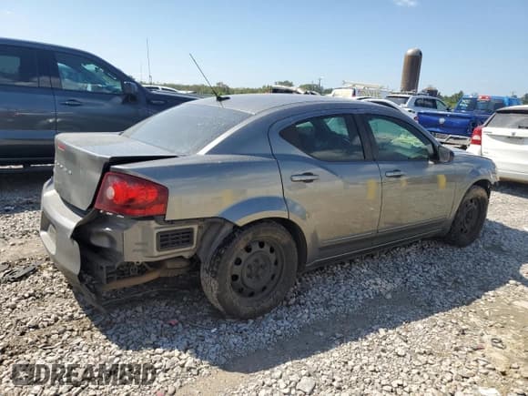 ✅ 2012 Dodge Avenger SE • VIN: 1C3CDZAB5CN323557 • Лот: 72334594. Опубликован ранее на Copart с пробегом 170 874 миль. Бесплатный доступ к архиву аукционных продаж из США и подробный отчёт об истории автомобиля на DreamBid. Изображение 3.