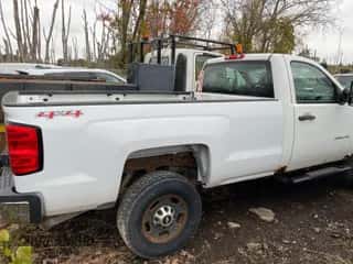 2011 Chevrolet Silverado 2500HD Work Truck z VIN 1GC0KVCG7BF142958, wystawiony jako IAAI lot #43538271 z przebiegiem 113 643 mil mil oraz . Historia ofert i sprzedaży dostępna na DreamBid. Obrazek 1.