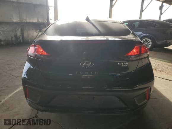 ✅ 2017 Hyundai Ioniq Blue • VIN: KMHC65LC3HU031855 • Lot: 44635665. Wystawiony na Copart z przebiegiem 57 373 mil. Bezpłatny archiwum sprzedaży aukcyjnych z USA i szczegółowy raport historii pojazdu na DreamBid. Zdjęcie 6.