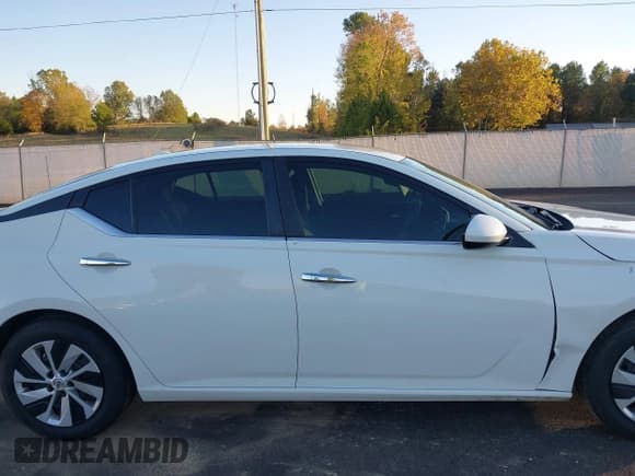✅ 2019 Nissan Altima S • VIN: 1N4BL4BVXKC229096 • Lot: 43615267. Wystawiony na IAAI z przebiegiem 95 277 mil. Bezpłatny archiwum sprzedaży aukcyjnych z USA i szczegółowy raport historii pojazdu na DreamBid. Zdjęcie 14.