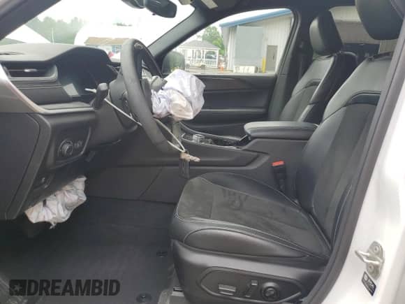 2023 Jeep Grand Cherokee Altitude X with VIN 1C4RJHAG2P8882976, listed as a Copart auction lot 64212725 with 28,574 mi miles and Salvage title. Bid and sale history available at DreamBid. Image 7.