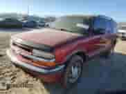 2000 Chevrolet Blazer LS z VIN 1GNDT13W1Y2308767, wystawiony jako Copart lot #78888274 z przebiegiem Nie podano mil oraz Nie do naprawy • Non repairable. Historia ofert i sprzedaży dostępna na DreamBid. Obrazek 1.