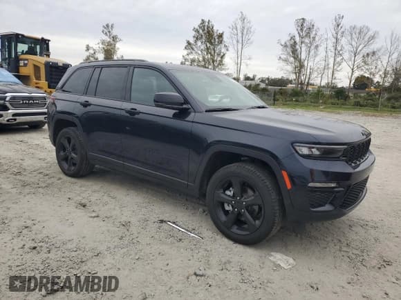 ✅ 2024 Jeep Grand Cherokee Limited • VIN: 1C4RJGBG9RC189637 • Lot: 75531454. Wystawiony na Copart z przebiegiem 9 046 mil. Bezpłatny archiwum sprzedaży aukcyjnych z USA i szczegółowy raport historii pojazdu na DreamBid. Zdjęcie 4.