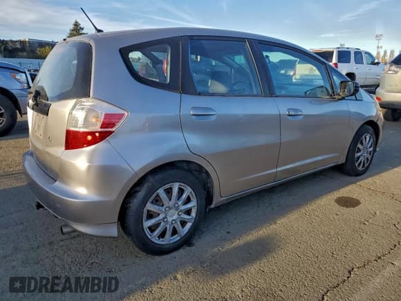 ✅ 2009 Honda Fit • VIN: JHMGE88219S055609 • Lot: 95073365. Listed on Copart with 185,948 mi. Free auction sales archive from the USA and detailed vehicle history report at DreamBid. Image 3.