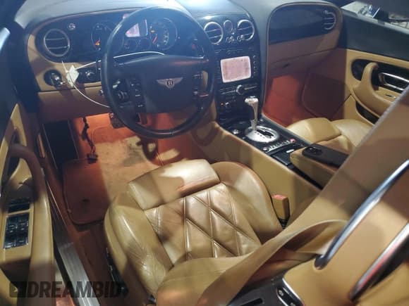 ✅ 2006 Bentley Continental GT GT • VIN: SCBCR63W56C033155 • Lot: 63028345. Wystawiony na Copart z przebiegiem 77 853 mil. Bezpłatny archiwum sprzedaży aukcyjnych z USA i szczegółowy raport historii pojazdu na DreamBid. Zdjęcie 8.