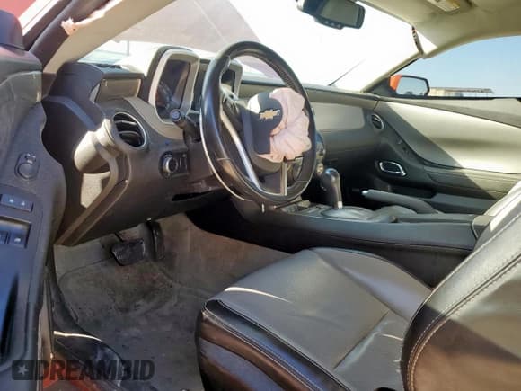 ✅ 2012 Chevrolet Camaro 2LT • VIN: 2G1FC1E31C9151569 • Lot: 92192855. Wystawiony na Copart z przebiegiem 140 864 mil. Bezpłatny archiwum sprzedaży aukcyjnych z USA i szczegółowy raport historii pojazdu na DreamBid. Zdjęcie 8.