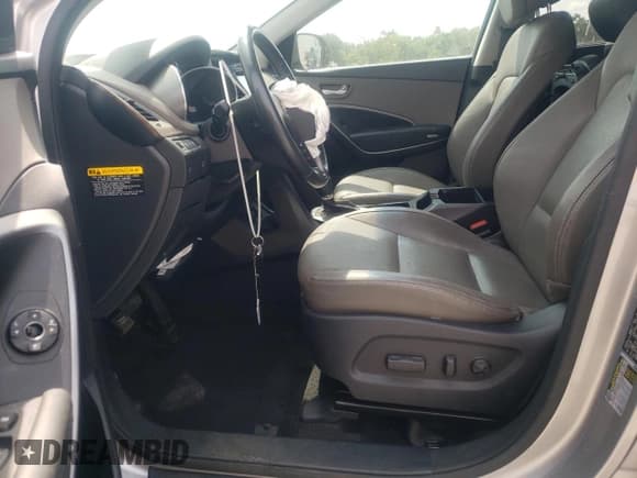 ✅ 2019 Hyundai Santa Fe SE • VIN: KM8SNDHF9KU306339 • Lot: 60290273. Wystawiony na Copart z przebiegiem 78 432 mil. Bezpłatny archiwum sprzedaży aukcyjnych z USA i szczegółowy raport historii pojazdu na DreamBid. Zdjęcie 7.