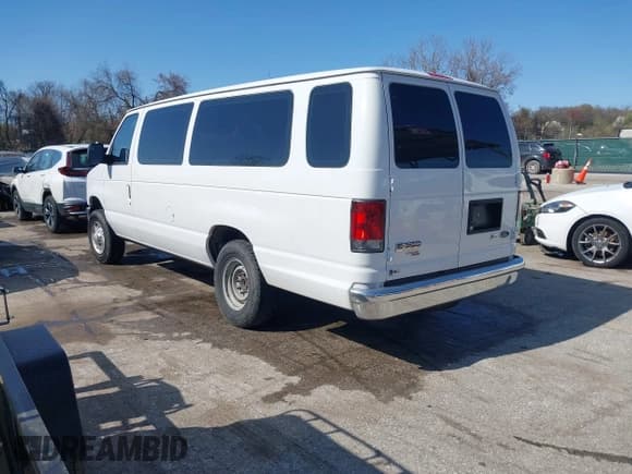✅ 2013 Ford Econoline Passenger XL • VIN: 1FBSS3BL5DDA58538 • Lot: 41918651. Listed on IAAI with 141,471 mi. Free auction sales archive from the USA and detailed vehicle history report at DreamBid. Image 3.