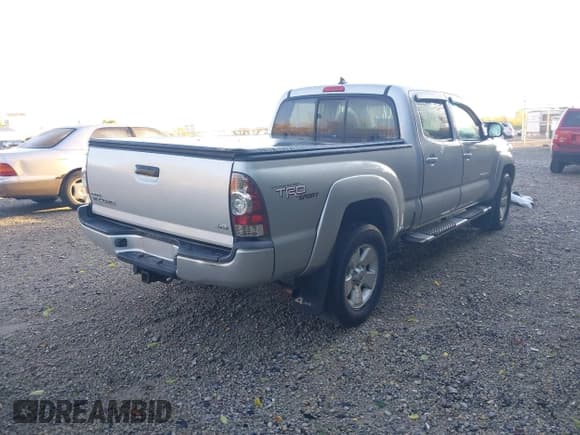 ✅ 2012 Toyota Tacoma • VIN: 3TMMU4FN5CM043847 • Lot: 43447652. Listed on IAAI with 119,376 mi. Free auction sales archive from the USA and detailed vehicle history report at DreamBid. Image 4.