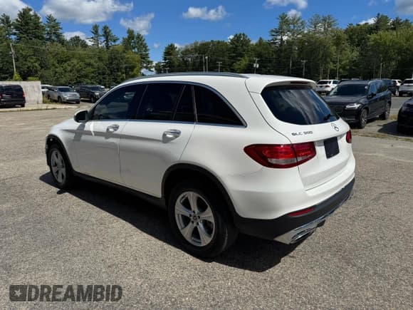 ✅ 2018 Mercedes-Benz GLC 300 • VIN: WDC0G4KB4JV044129 • Lot: 71303885. Wystawiony na Copart z przebiegiem 151 494 mil. Bezpłatny archiwum sprzedaży aukcyjnych z USA i szczegółowy raport historii pojazdu na DreamBid. Zdjęcie 3.