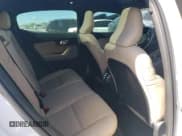 ✅ 2022 Polestar 2 • VIN: LPSED3KA4NL055485 • Lot: 84203615. Wystawiony na Copart z przebiegiem 52 421 mil. Bezpłatny archiwum sprzedaży aukcyjnych z USA i szczegółowy raport historii pojazdu na DreamBid. Zdjęcie 10.