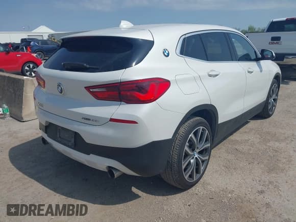 ✅ 2018 BMW X2 sDrive28i • VIN: WBXYJ3C39JEJ82408 • Lot: 41919498. Listed on IAAI with 121,403 mi. Free auction sales archive from the USA and detailed vehicle history report at DreamBid. Image 4.