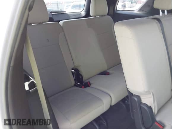 2023 Chevrolet Traverse LS z VIN 1GNERFKW4PJ266410, wystawiony jako IAAI lot #43280775 z przebiegiem 78 699 mil mil oraz . Historia ofert i sprzedaży dostępna na DreamBid. Obrazek 17.