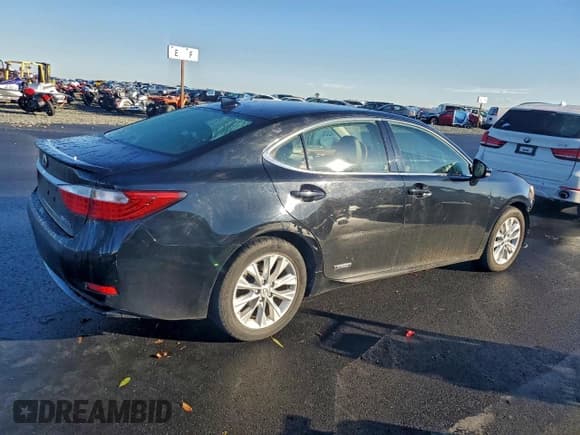 ✅ 2015 Lexus ES 300h • VIN: JTHBW1GG2F2079473 • Лот: 93890895. Опубликован ранее на Copart с пробегом 160 398 миль. Бесплатный доступ к архиву аукционных продаж из США и подробный отчёт об истории автомобиля на DreamBid. Изображение 3.