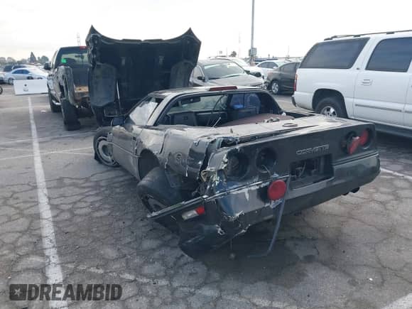 1987 Chevrolet Corvette с VIN 1G1YY2181H5103270, выставлен на аукционе IAAI как лот 41393244 с пробегом 104 346 миль миль и . История ставок и продаж доступна на DreamBid. Изображение 6.