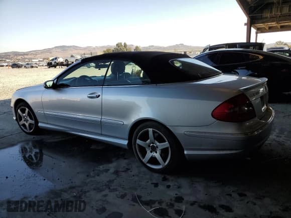 ✅ 2006 Mercedes-Benz CLK 500 • VIN: WDBTK75G76T059767 • Lot: 82096415. Wystawiony na Copart z przebiegiem 64 423 mil. Bezpłatny archiwum sprzedaży aukcyjnych z USA i szczegółowy raport historii pojazdu na DreamBid. Zdjęcie 2.