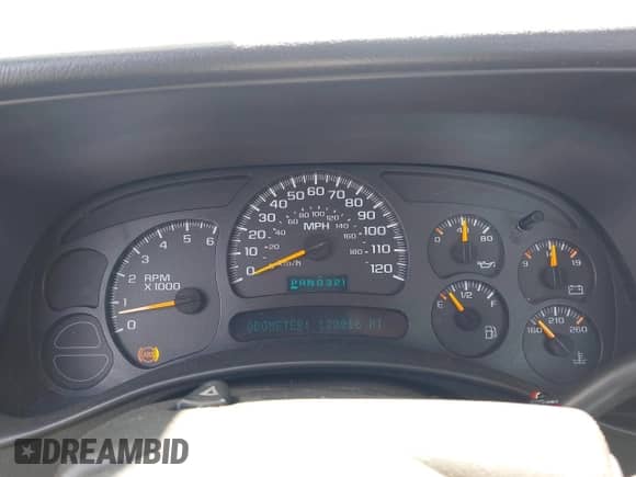 2004 Chevrolet Silverado 1500 z VIN 1GCEC14T44Z315053, wystawiony jako IAAI lot #42557998 z przebiegiem 130 016 mil mil oraz . Historia ofert i sprzedaży dostępna na DreamBid. Obrazek 7.