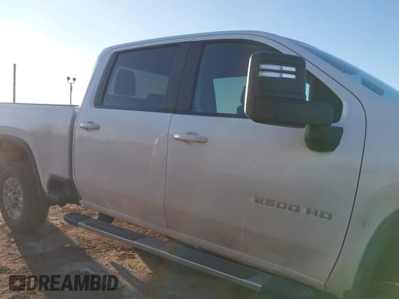 ✅ 2025 Chevrolet Silverado 2500HD LT • VIN: 2GC1KNEY5S1222762 • Лот: 43784779. Опубликован ранее на IAAI с пробегом 9 303 миль. Бесплатный доступ к архиву аукционных продаж из США и подробный отчёт об истории автомобиля на DreamBid. Изображение 13.