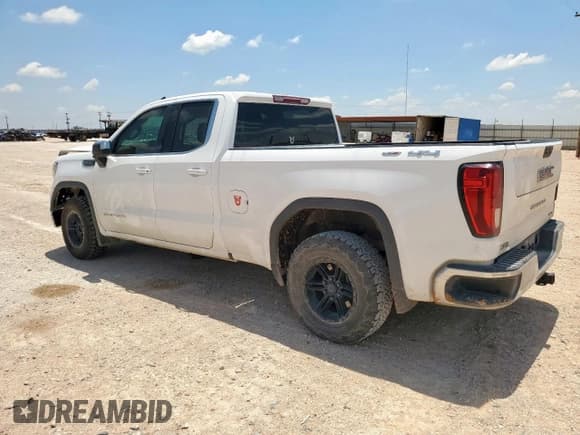 ✅ 2021 GMC Sierra 1500 SLE • VIN: 1GTR9BED8MZ443826 • Лот: 63496105. Опубликован ранее на Copart с пробегом 107 275 миль. Бесплатный доступ к архиву аукционных продаж из США и подробный отчёт об истории автомобиля на DreamBid. Изображение 2.