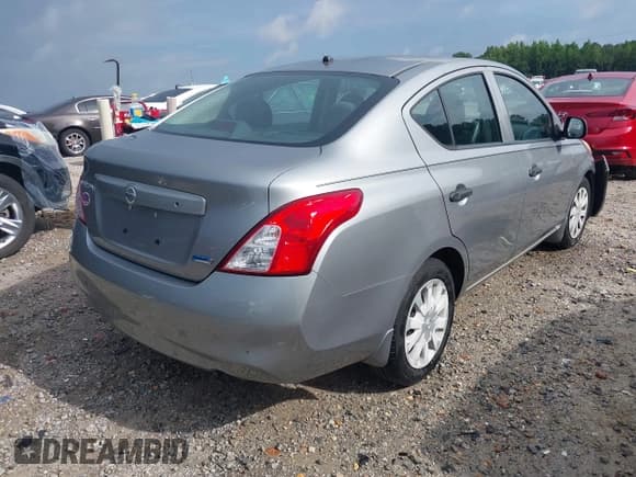 ✅ 2012 Nissan Versa SV • VIN: 3N1CN7AP7CL837132 • Лот: 42682677. Опубликован ранее на IAAI с пробегом 166 650 миль. Бесплатный доступ к архиву аукционных продаж из США и подробный отчёт об истории автомобиля на DreamBid. Изображение 4.