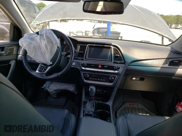 ✅ 2018 Hyundai Sonata Limited • VIN: 5NPE34AF5JH662555 • Лот: 49252073. Опубликован ранее на Copart с пробегом 22 941 миль. Бесплатный доступ к архиву аукционных продаж из США и подробный отчёт об истории автомобиля на DreamBid. Изображение 8.