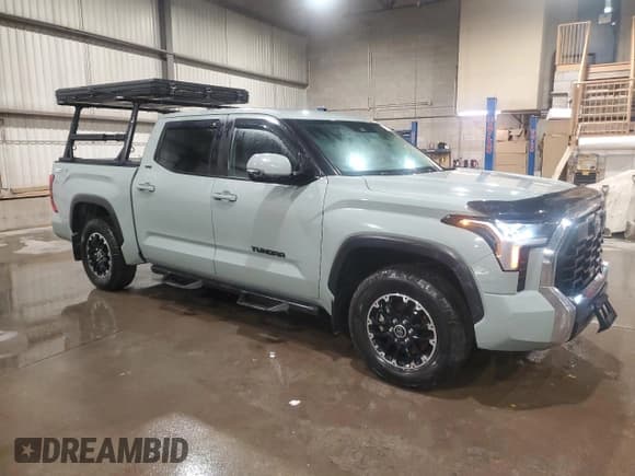 ✅ 2024 Toyota Tundra SR5 • VIN: 5TFLA5DBXRX228269 • Lot: 90706695. Wystawiony na Copart z przebiegiem 30 461 mil. Bezpłatny archiwum sprzedaży aukcyjnych z USA i szczegółowy raport historii pojazdu na DreamBid. Zdjęcie 4.