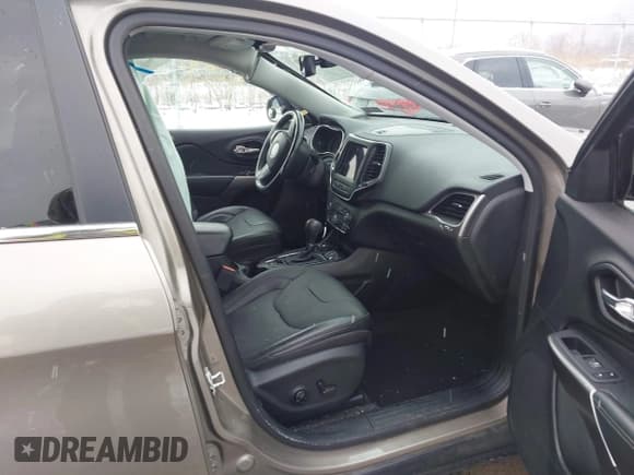 ✅ 2021 Jeep Cherokee 80th Anniversary • VIN: 1C4PJMMX9MD154344 • Lot: 43830040. Listed on IAAI with 56,113 mi. Free auction sales archive from the USA and detailed vehicle history report at DreamBid. Image 5.