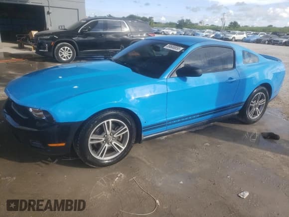 ✅ 2011 Ford Mustang V6 • VIN: 1ZVBP8AM4B5143556 • Lot: 89688855. Listed on Copart with 187,570 mi. Free auction sales archive from the USA and detailed vehicle history report at DreamBid. Image 1.