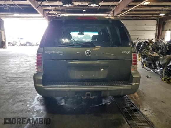 ✅ 2002 Mercury Mountaineer • VIN: 4M2DU86W92UJ20806 • Лот: 65215675. Опубликован ранее на Copart с пробегом 165 197 миль. Бесплатный доступ к архиву аукционных продаж из США и подробный отчёт об истории автомобиля на DreamBid. Изображение 6.