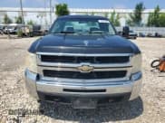 ✅ 2008 Chevrolet Silverado 2500HD 1LT • VIN: 1GCHK29K78E148741 • Lot: 63914665. Wystawiony na Copart z przebiegiem 201 562 mil. Bezpłatny archiwum sprzedaży aukcyjnych z USA i szczegółowy raport historii pojazdu na DreamBid. Zdjęcie 5.