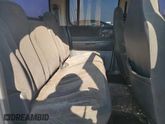 ✅ 2001 Dodge Dakota Sport • VIN: 1B7GL2AN61S106759 • Lot: 87423404. Wystawiony na Copart z przebiegiem 300 360 mil. Bezpłatny archiwum sprzedaży aukcyjnych z USA i szczegółowy raport historii pojazdu na DreamBid. Zdjęcie 10.