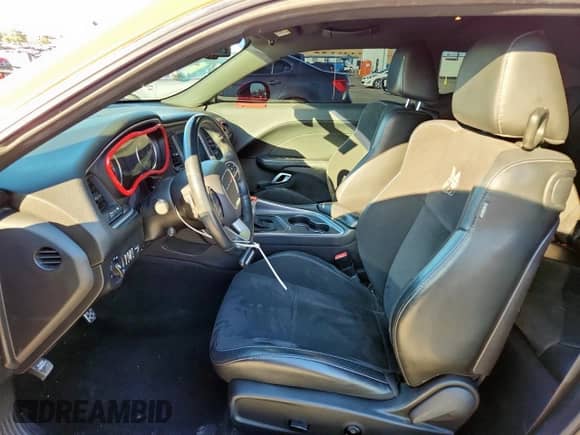 2016 Dodge Challenger R/T Scat Pack z VIN 2C3CDZFJ4GH300754, wystawiony jako Copart lot #91126765 z przebiegiem 91 741 mil mil oraz Czysty tytuł • Clean title. Historia ofert i sprzedaży dostępna na DreamBid. Obrazek 7.