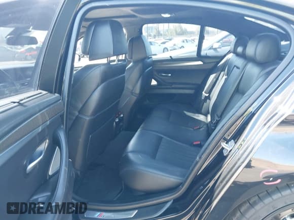 ✅ 2016 BMW M5 • VIN: WBSFV9C56GG343364 • Lot: 42000254. Wystawiony na IAAI z przebiegiem 64 092 mil. Bezpłatny archiwum sprzedaży aukcyjnych z USA i szczegółowy raport historii pojazdu na DreamBid. Zdjęcie 8.