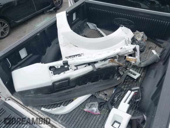 ✅ 2019 Ford F-150 XL • VIN: 1FTMF1CB5KKC05498 • Lot: 41997380. Listed on IAAI with 72,804 mi. Free auction sales archive from the USA and detailed vehicle history report at DreamBid. Image 19.